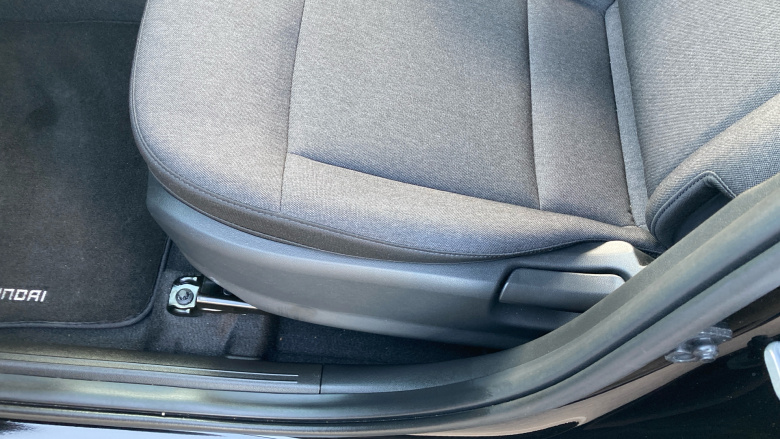 Hyundai INSTER 85kW 02 49kWh 5dr Auto Electric Hatchback